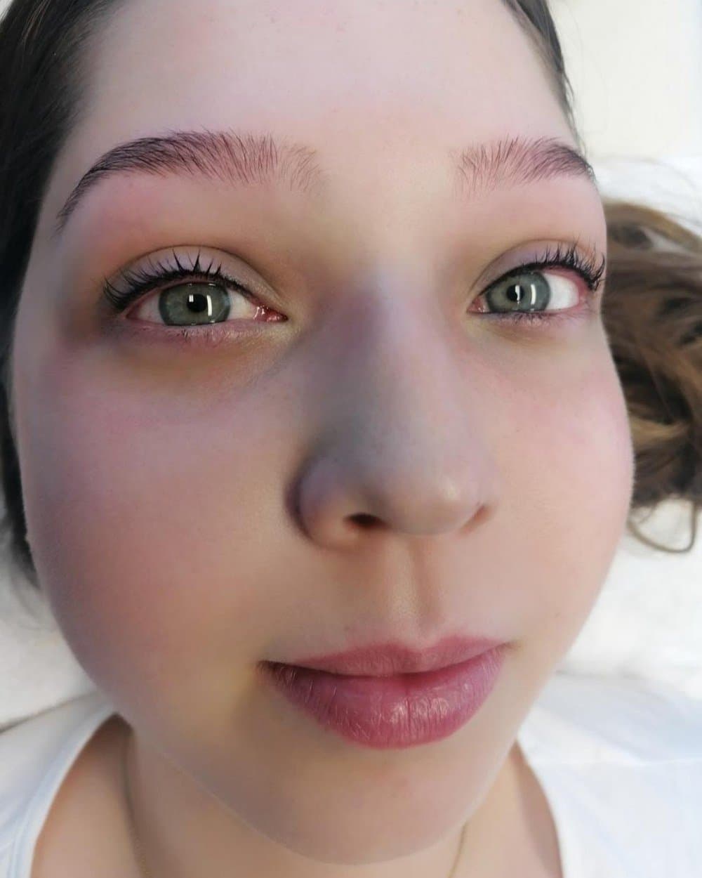 Natural full-face permanent make-up impression at LINÉA